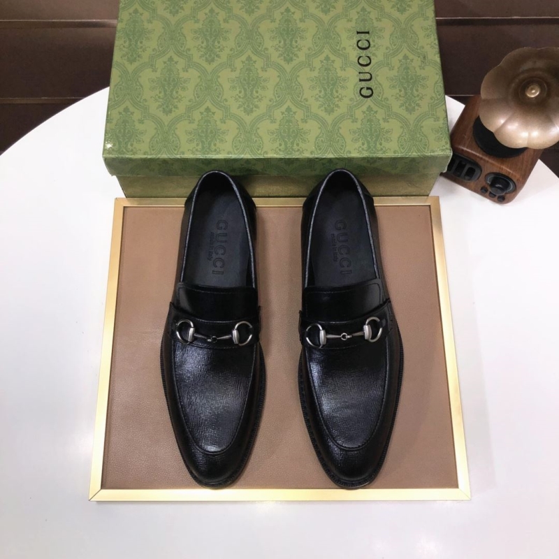 G*u*i leather shoes